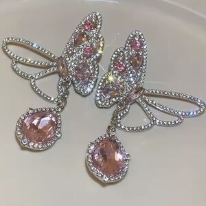 Butterfly stud earrings A37